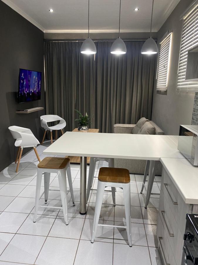 Adventure Apartment - Colchester - 5Km From Elephant Park المظهر الخارجي الصورة